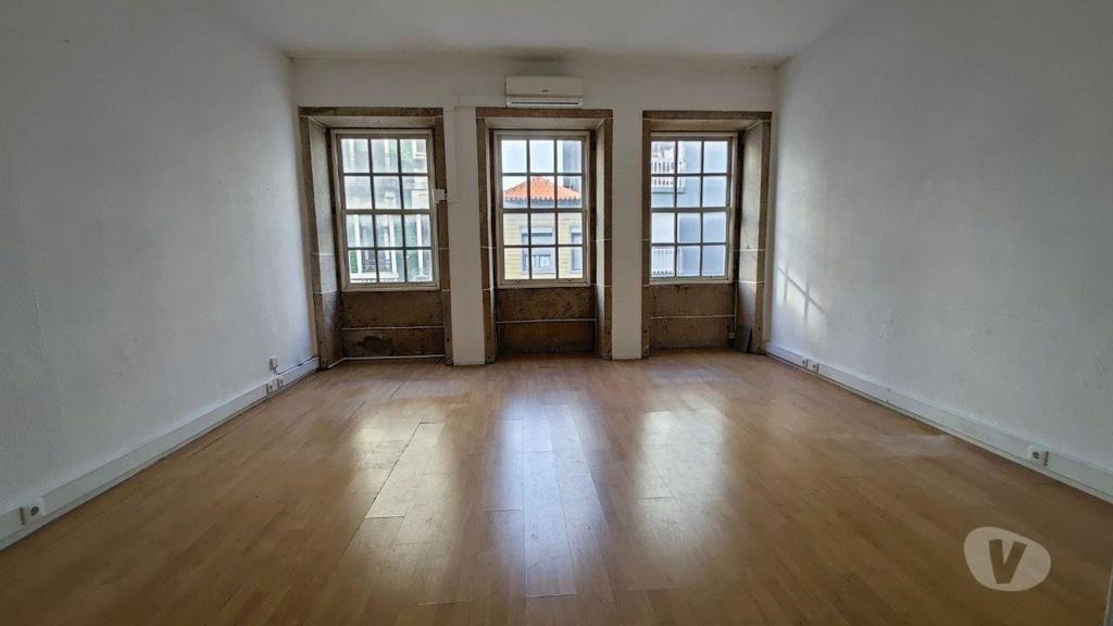 Aluguer Loja Porto - Fotos para Sala Rua Boavista Prça República 40m2 400euros