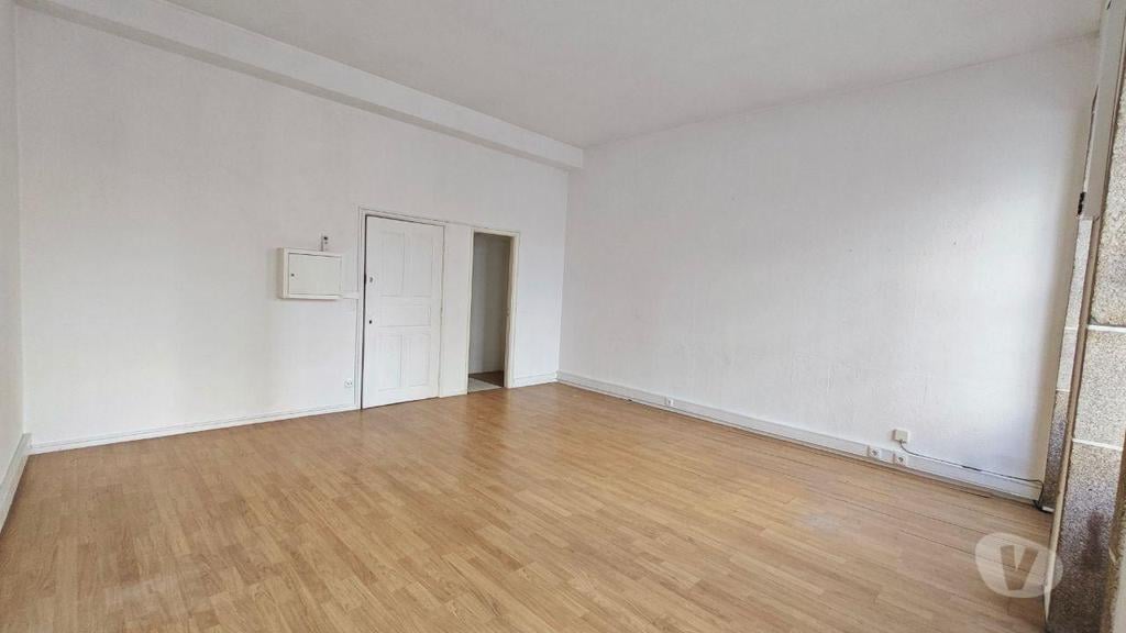 Aluguer Loja Porto - Fotos para Sala Rua Boavista Prça República 40m2 400euros