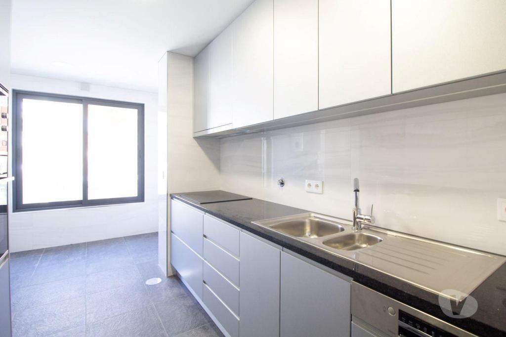 Apartamentos a venda Porto - Fotos para Porto-T2 Novo na Avenida da Boavista (LUX 00115)