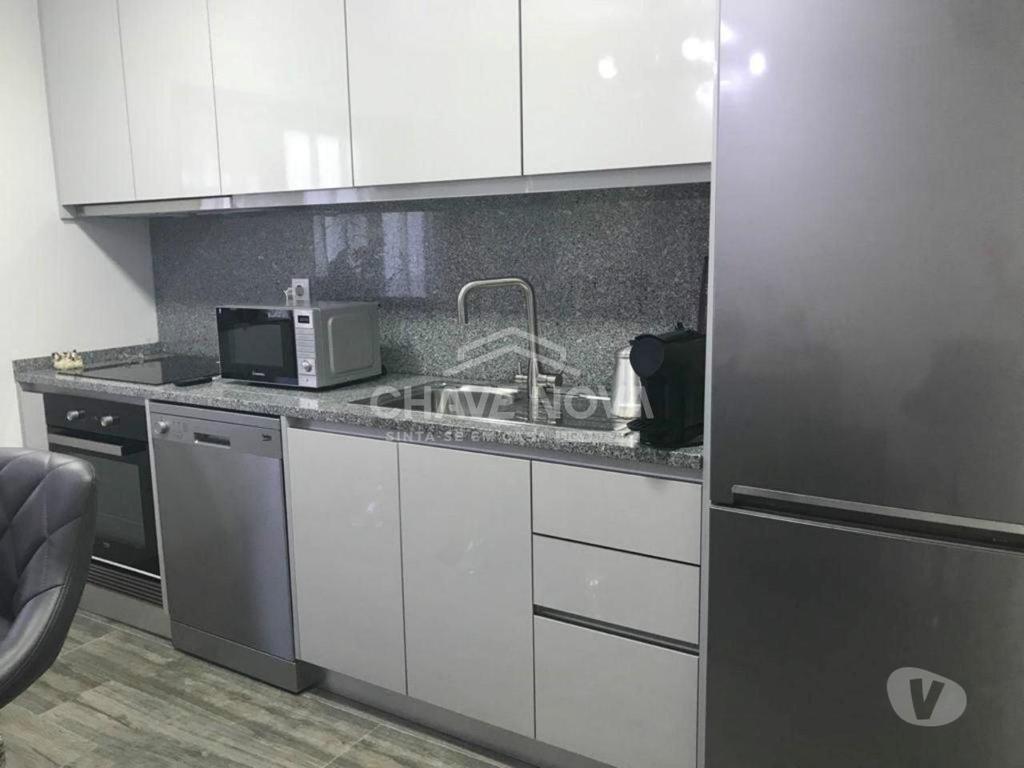 Apartamentos a venda Vila Nova de Gaia - Fotos para -Moradia V4 de 2 frentes com 195m2, em Vilar de Andorinho.