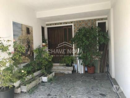 Apartamentos a venda - Fotos para -Moradia V4 de 2 frentes com 195m2, em Vilar de Andorinho.