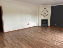 Apartamento T2 RC com parqueamento, em Aires, Palmela (PN 13 437)