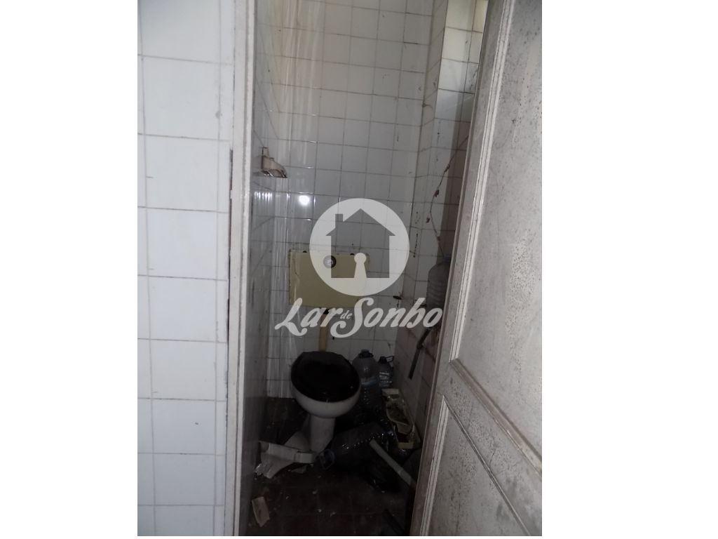Apartamentos a venda Vila Nova de Famalicão - Fotos para Moradia p recuperar M3 - Bairro (240-M-20299)