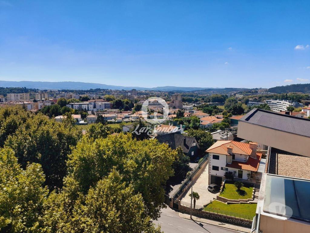 Apartamentos a venda Vila Nova de Famalicão - Fotos para Apartamento T3 no Centro de Famalicão com Terraço Panorâmico e 2