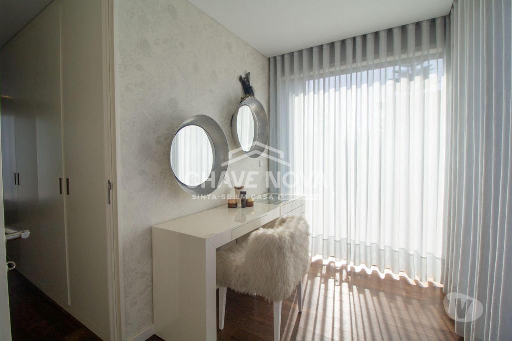 Apartamentos a venda Vila Nova de Gaia - Fotos para Moradia T4 c piscina S. Félix da Marinha (AR 04545)