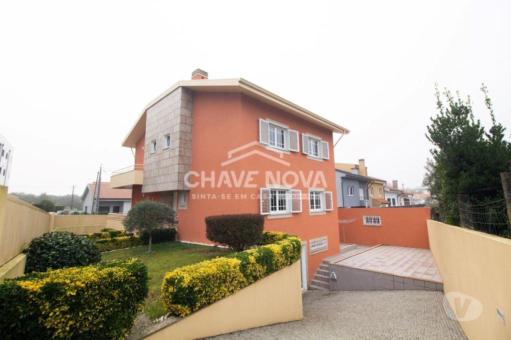 Apartamentos a venda Vila Nova de Gaia - Fotos para Excelente moradia T4, a 500 metros da nova rotunda de Santo