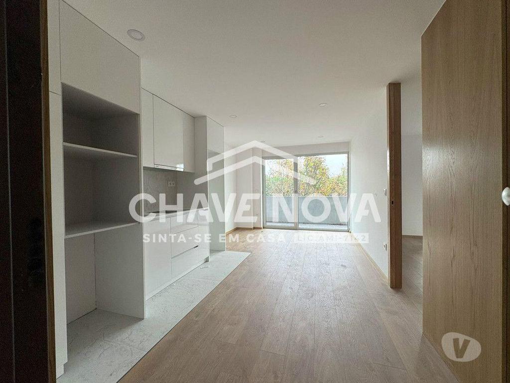 Imóveis para alugar Porto - Fotos para Arrendamento T1 com lugar de garagem no Porto