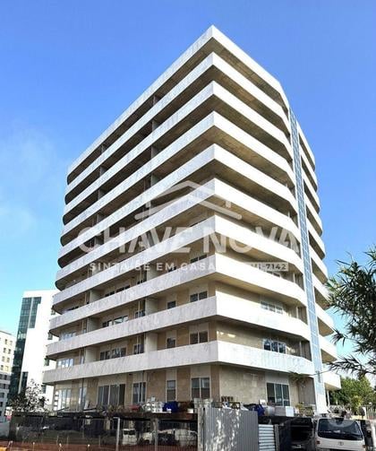Casas e Apartamentos - Alugar - Fotos para Arrendamento T1 com lugar de garagem no Porto