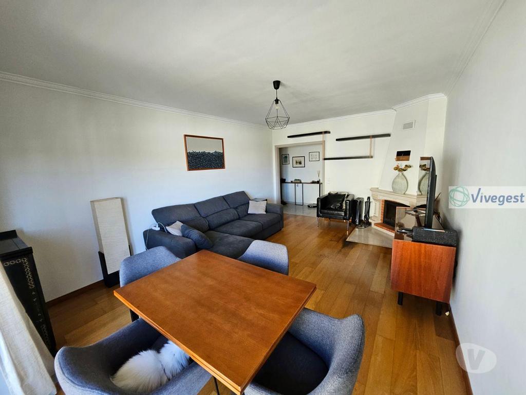 Imóveis para alugar Loures - Fotos para T2 + 1 com varanda e box
