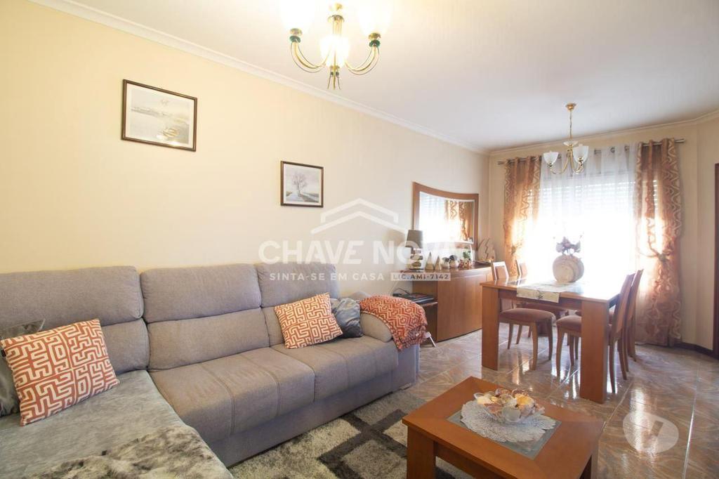 Apartamentos a venda Vila Nova de Gaia - Fotos para Excelente T2 em Oliveira do Douro com Garagem Fechada para 1