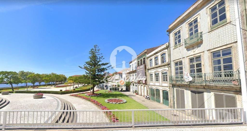 Apartamentos a venda Vila do Conde - Fotos para Vila-do-conde-Prédio com 1.239m2 frente ao Rio Ave (240-M-23003)