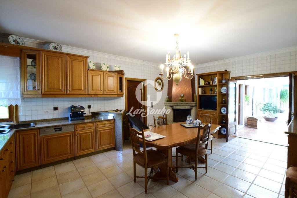 Apartamentos a venda Vila Nova de Famalicão - Fotos para Moradia de LUXO com piscina interior em Ribeirão, Famalicão