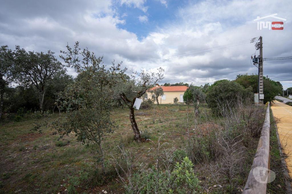 Terrenos Ourém - Fotos para Ourem-TERRENO PARA CONSTRUÇÃO COM 6820 m2 EM FATIMA (1-T-000686)