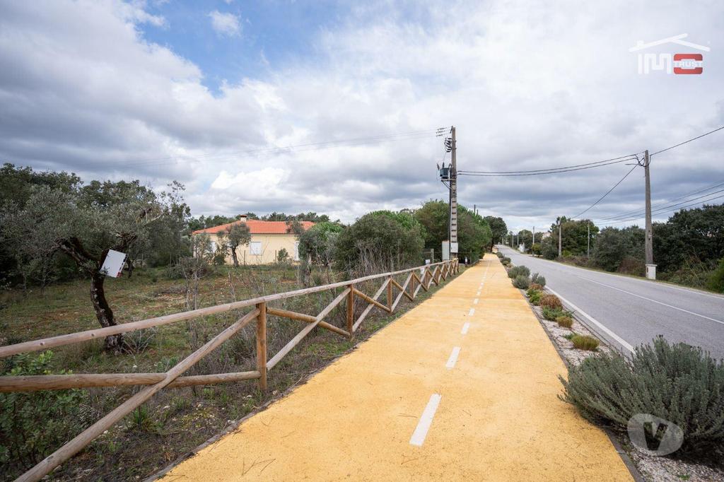 Terrenos Ourém - Fotos para Ourem-TERRENO PARA CONSTRUÇÃO COM 6820 m2 EM FATIMA (1-T-000686)