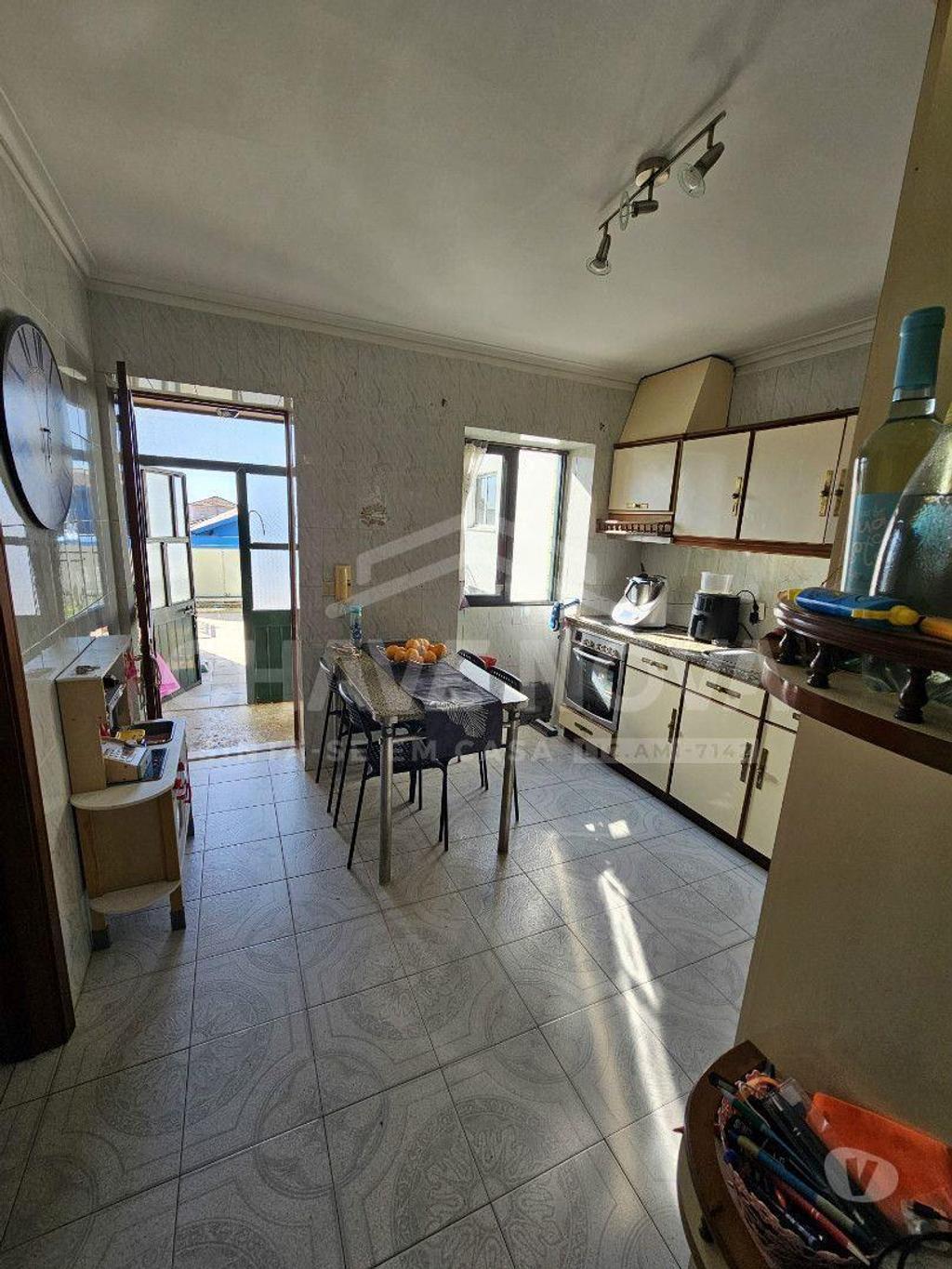 Apartamentos a venda Vila Nova de Gaia - Fotos para 4 Moradias e 2 Espaços Comerciais - Grijó - Vila Nova de Gaia