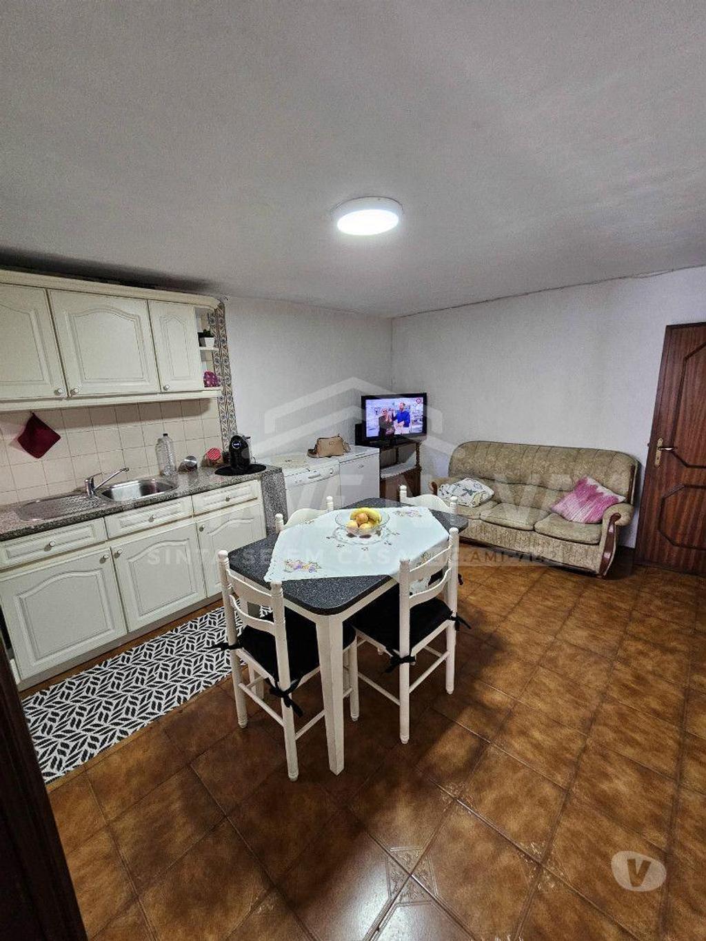 Apartamentos a venda Vila Nova de Gaia - Fotos para 4 Moradias e 2 Espaços Comerciais - Grijó - Vila Nova de Gaia