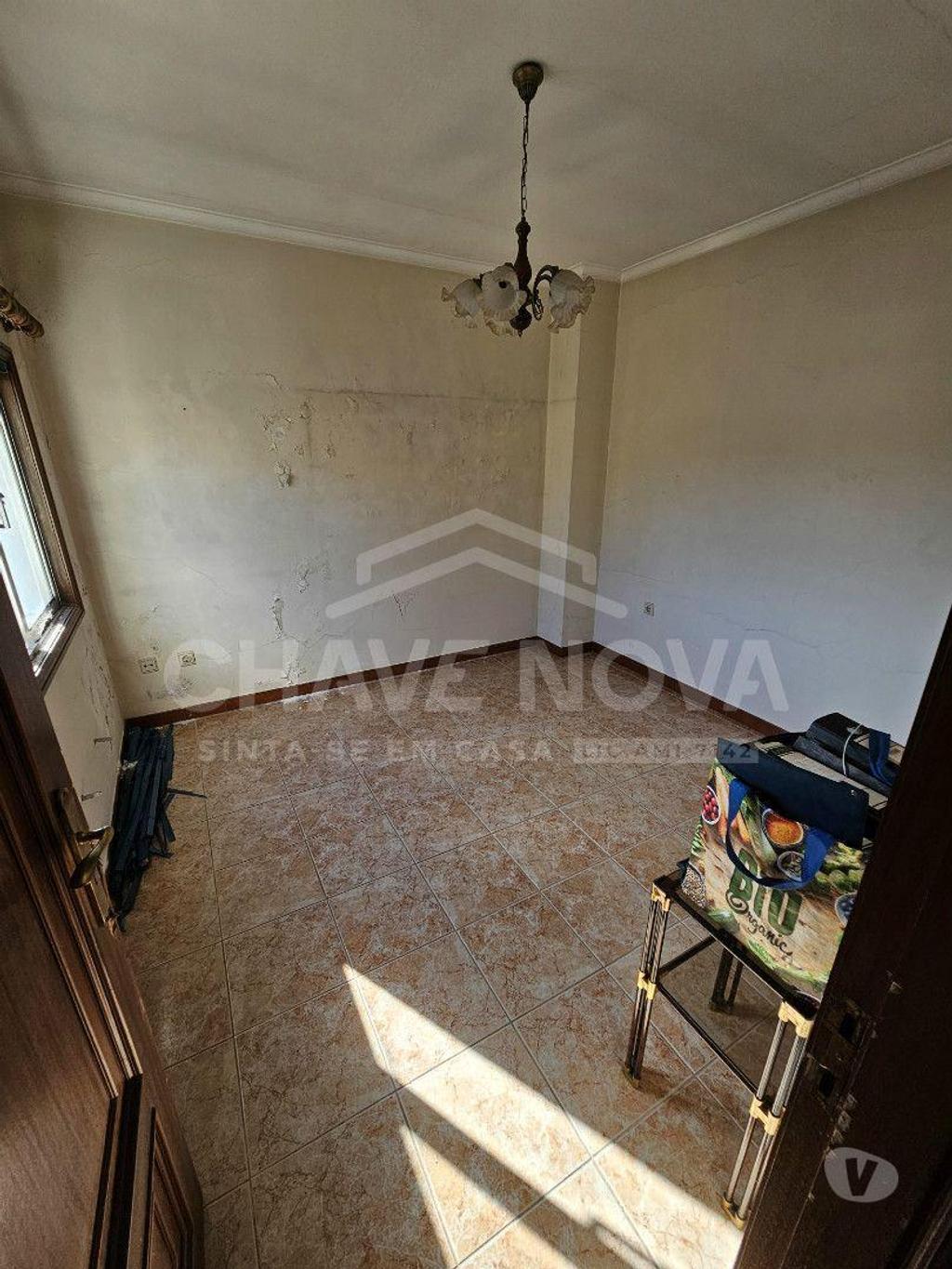 Apartamentos a venda Vila Nova de Gaia - Fotos para 4 Moradias e 2 Espaços Comerciais - Grijó - Vila Nova de Gaia