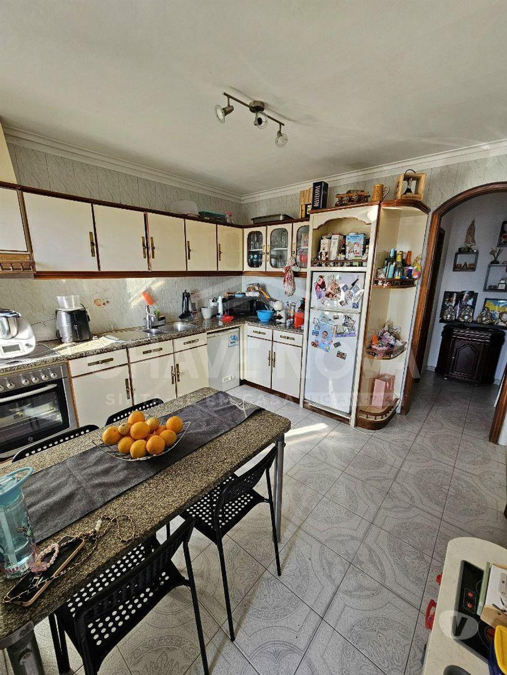 Apartamentos a venda Vila Nova de Gaia - Fotos para 4 Moradias e 2 Espaços Comerciais - Grijó - Vila Nova de Gaia