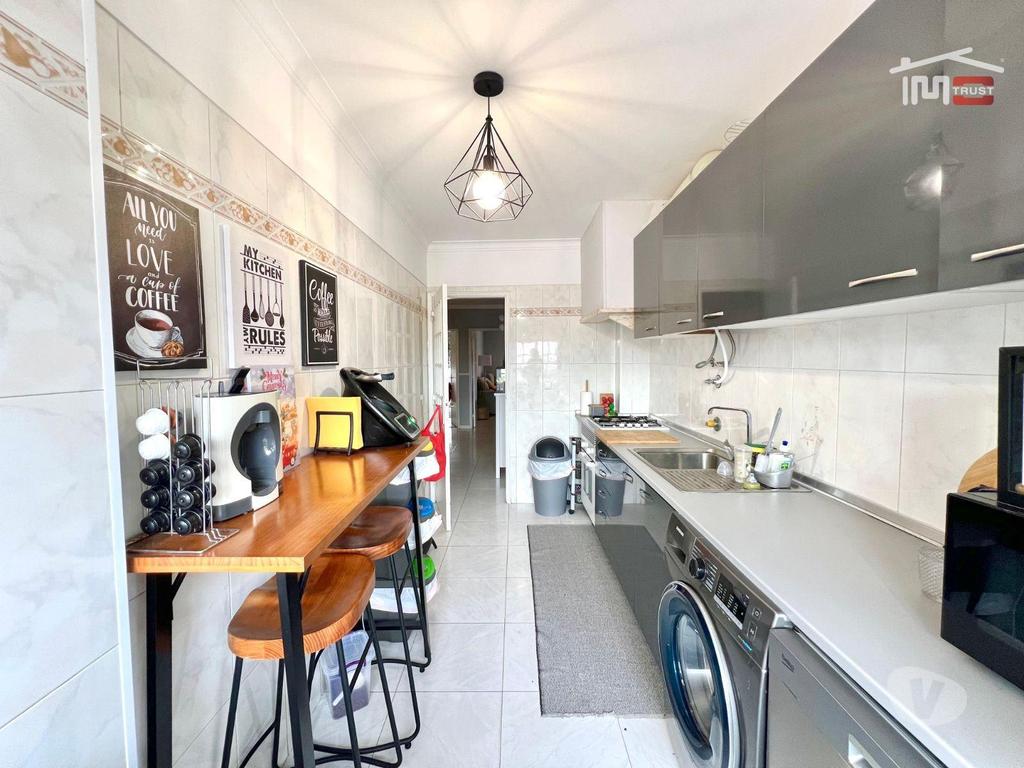 Apartamentos a venda Palmela - Fotos para Apartamento T2 Remodelado 2ºandar c Parqueamento e Arrecadação