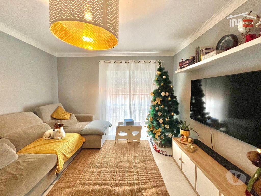 Apartamentos a venda Palmela - Fotos para Apartamento T2 Remodelado 2ºandar c Parqueamento e Arrecadação