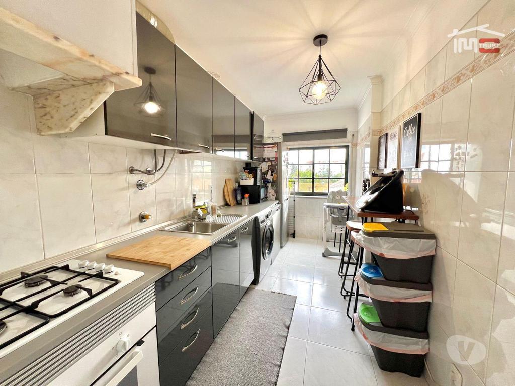 Apartamentos a venda Palmela - Fotos para Apartamento T2 Remodelado 2ºandar c Parqueamento e Arrecadação