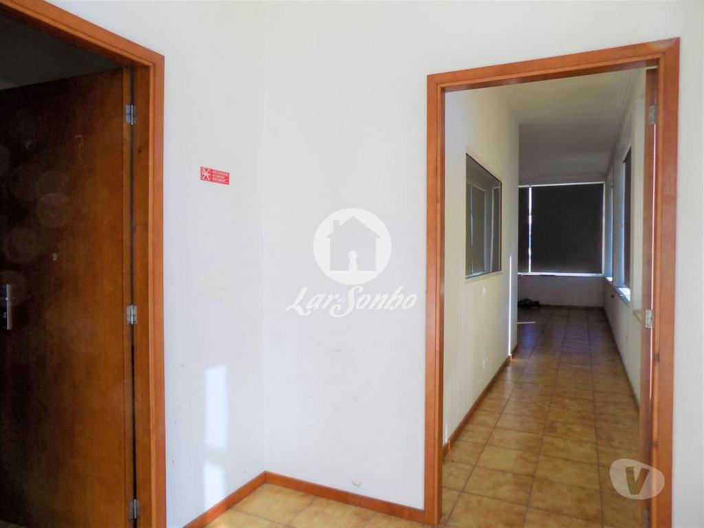 Comprar Loja Vila Nova de Famalicão - Fotos para Loja com 119m2 em Delães, Vila Nova de Famalicão