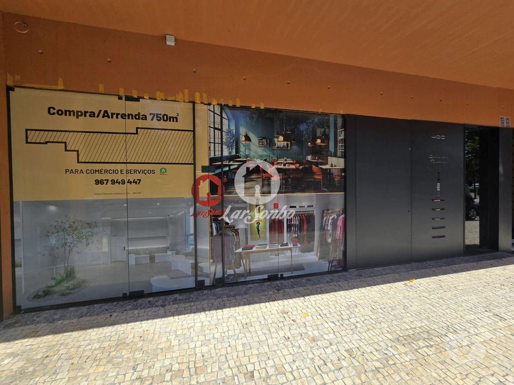 Comprar Loja Vila do Conde - Fotos para Loja NOVA no centro de Vila do Conde com 2 andares e 750m2