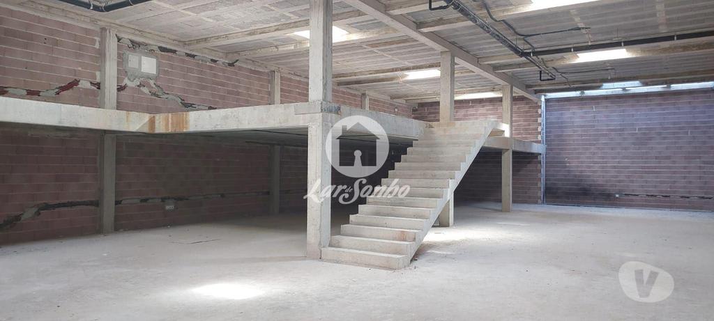 Comprar Loja Vila do Conde - Fotos para Loja NOVA no centro de Vila do Conde com 2 andares e 750m2
