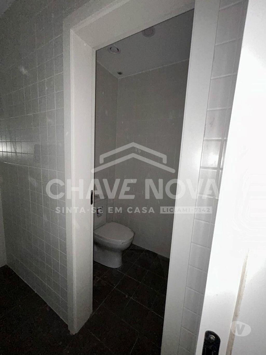 Comprar Loja Matosinhos - Fotos para Arrendamento de espaço comercial a 200 Mts da Praia -...