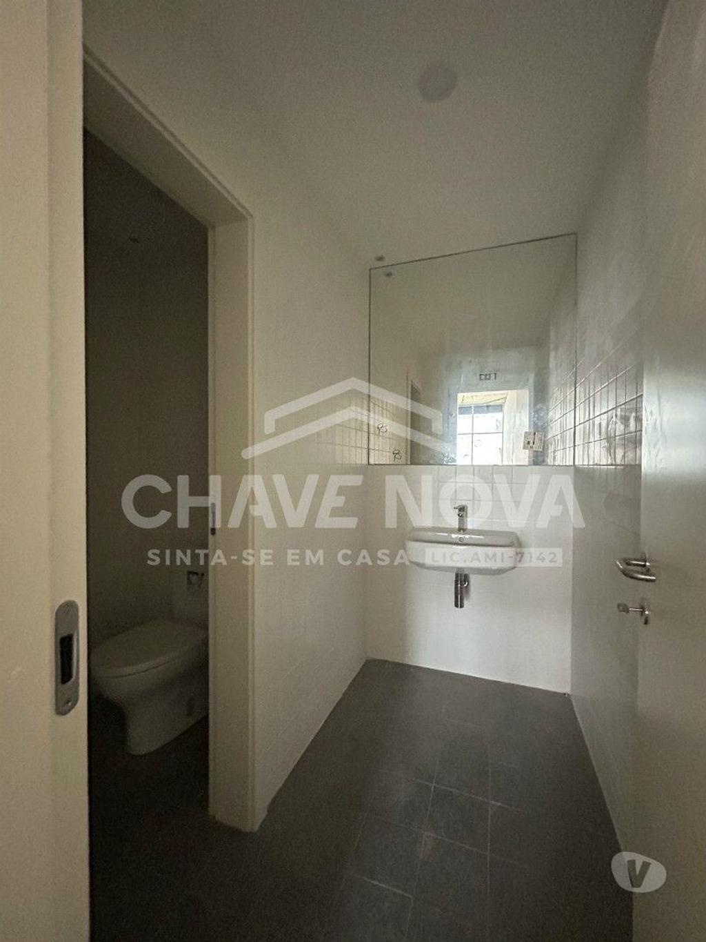 Comprar Loja Matosinhos - Fotos para Arrendamento de espaço comercial a 200 Mts da Praia -...