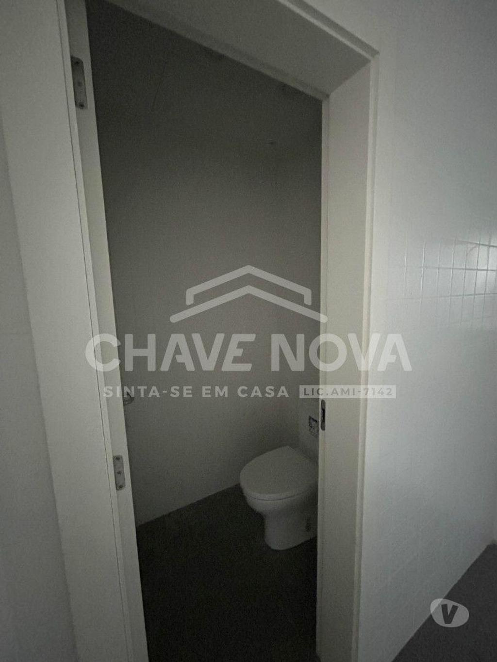 Comprar Loja Matosinhos - Fotos para Arrendamento de espaço comercial a 200 Mts da Praia -...