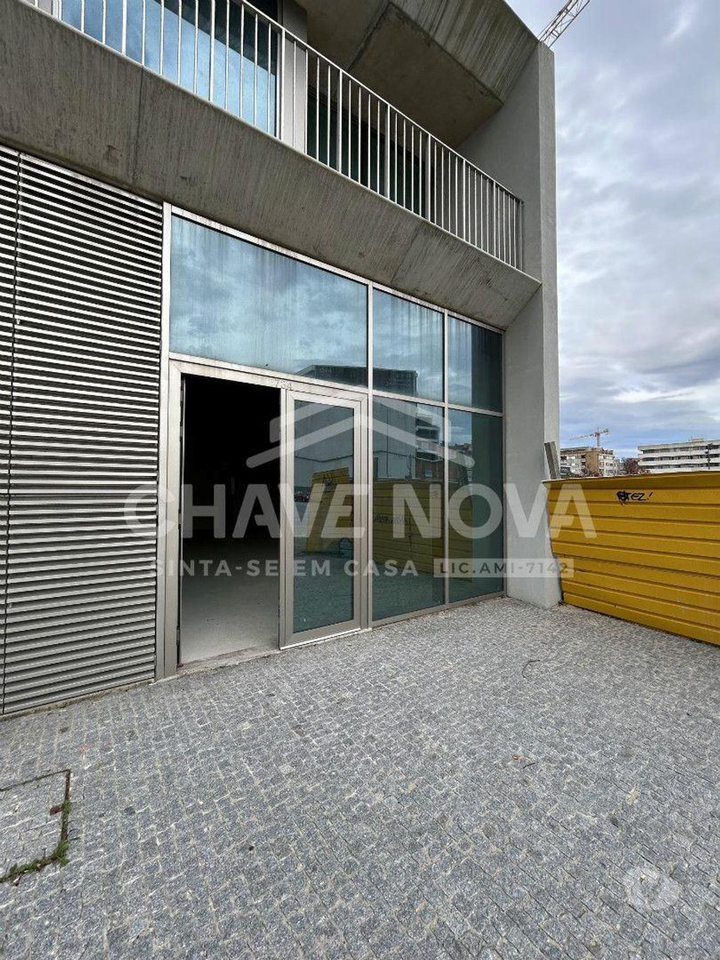 Comprar Loja Matosinhos - Fotos para Arrendamento de espaço comercial a 200 Mts da Praia -...