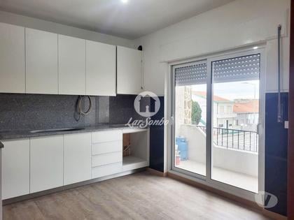 Casas para alugar - Fotos para Andar Moradia T3 Remodelado a 750m da praia nas Caxinas, Vila...