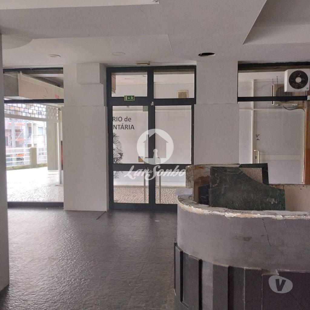 Comprar Loja Gondomar - Fotos para Estabelecimento comercial, situado na Rua D. Afonso...