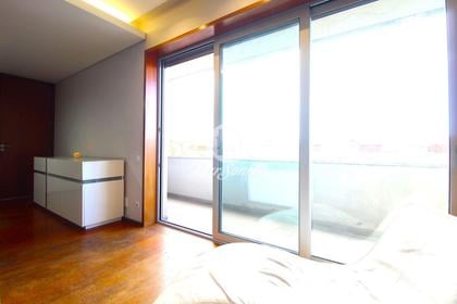Casas a venda - Fotos para Apartamento T3 C garagem fechada para 2 carros no centro da