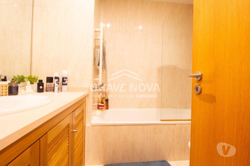 Apartamentos a venda Vila Nova de Gaia - Fotos para Excelente T3 + Office, Suíte, Varandas, Mobilado, Garagem Box 2