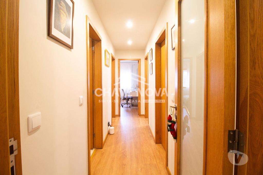 Apartamentos a venda Vila Nova de Gaia - Fotos para Excelente T3 + Office, Suíte, Varandas, Mobilado, Garagem Box 2