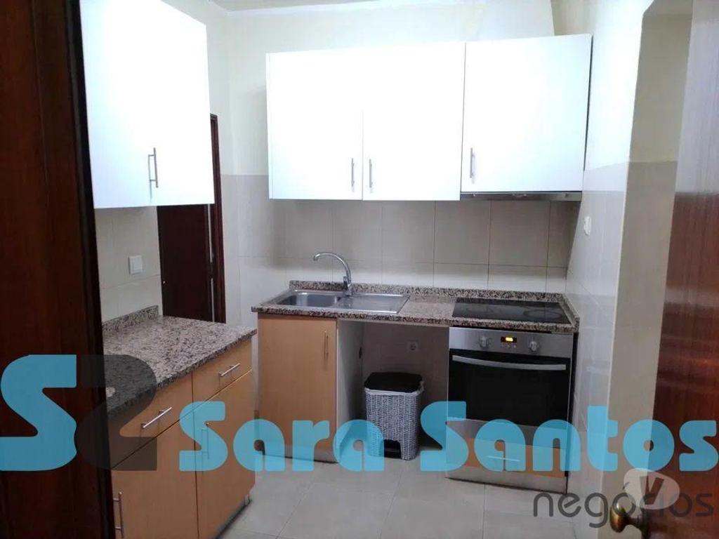 Apartamentos a venda Porto - Fotos para Porto-Moradia T4+2 junto ao Metro-Porto (SS01007)