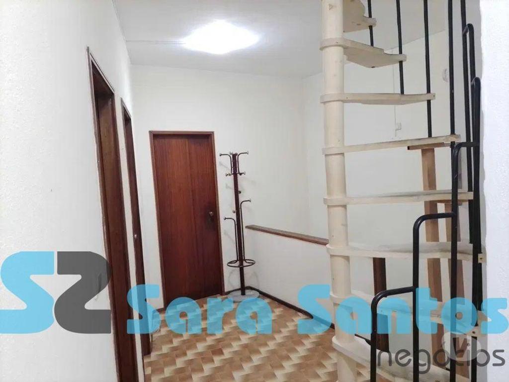 Apartamentos a venda Porto - Fotos para Porto-Moradia T4+2 junto ao Metro-Porto (SS01007)