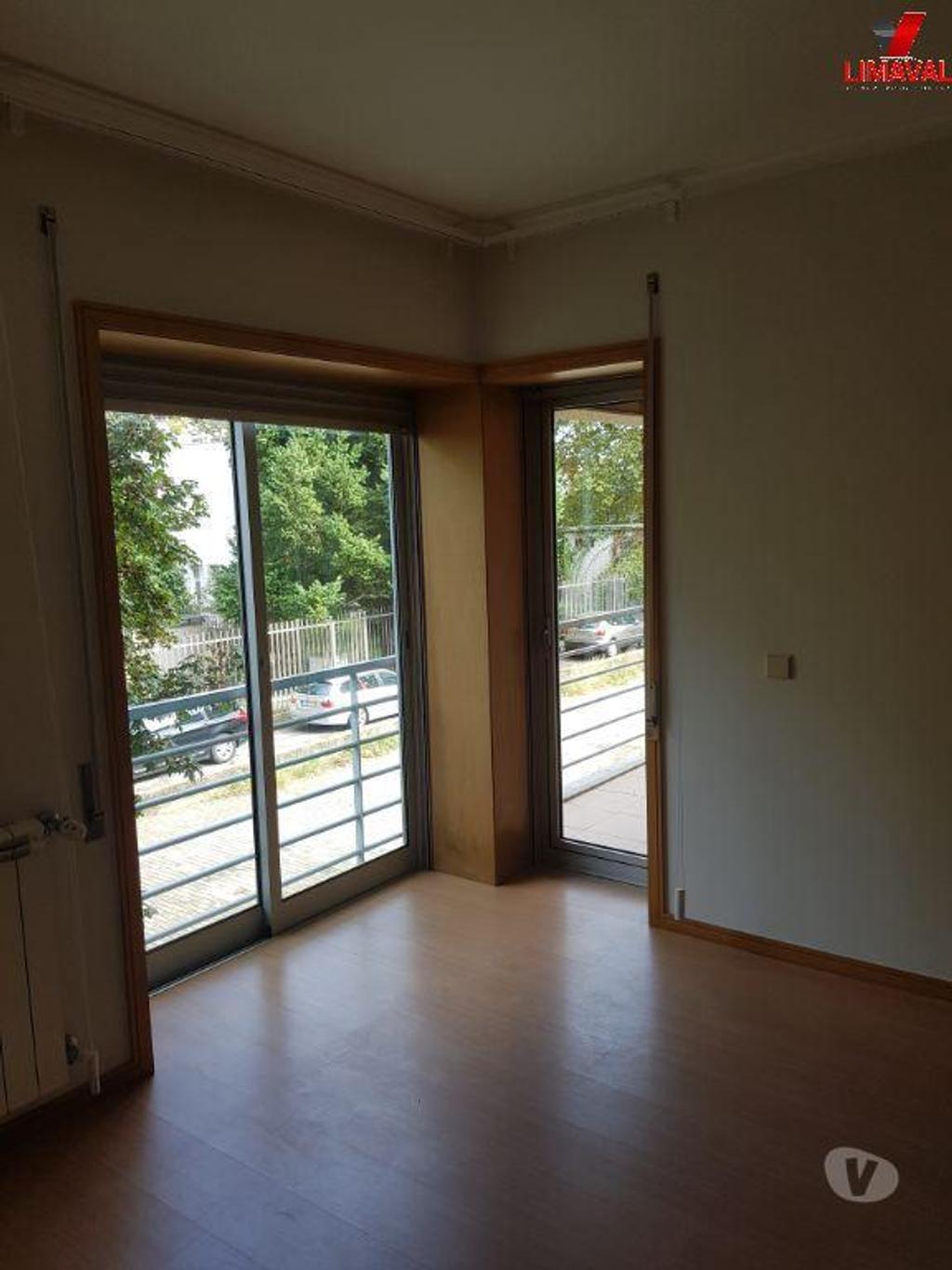 Imóveis para alugar Braga - Fotos para Apartamento T2 em S.José S.Lázaro Próximo à Escola Secundária...