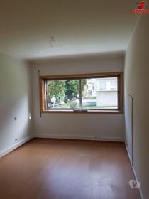 Apartamento T2 em S.José S.Lázaro Próximo à Escola Secundária...