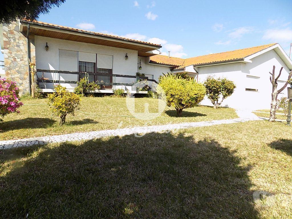 Apartamentos a venda Trofa - Fotos para Moradia M5 + G.F. com 2.700 m2 em Bougado, Trofa (240-M-19745)