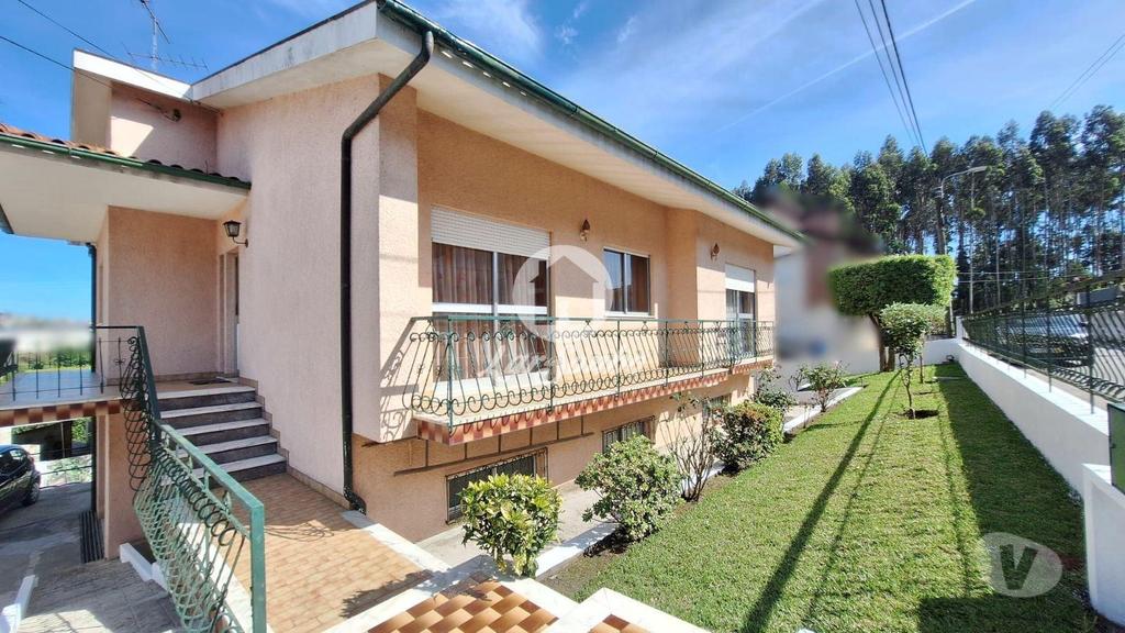 Apartamentos a venda Vila Nova de Famalicão - Fotos para Moradia r c T3 individual com G.F. p 4 carros em Ribeirão