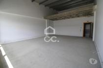 Escritorio com 69m2 de área e lugar de garagem na cave.