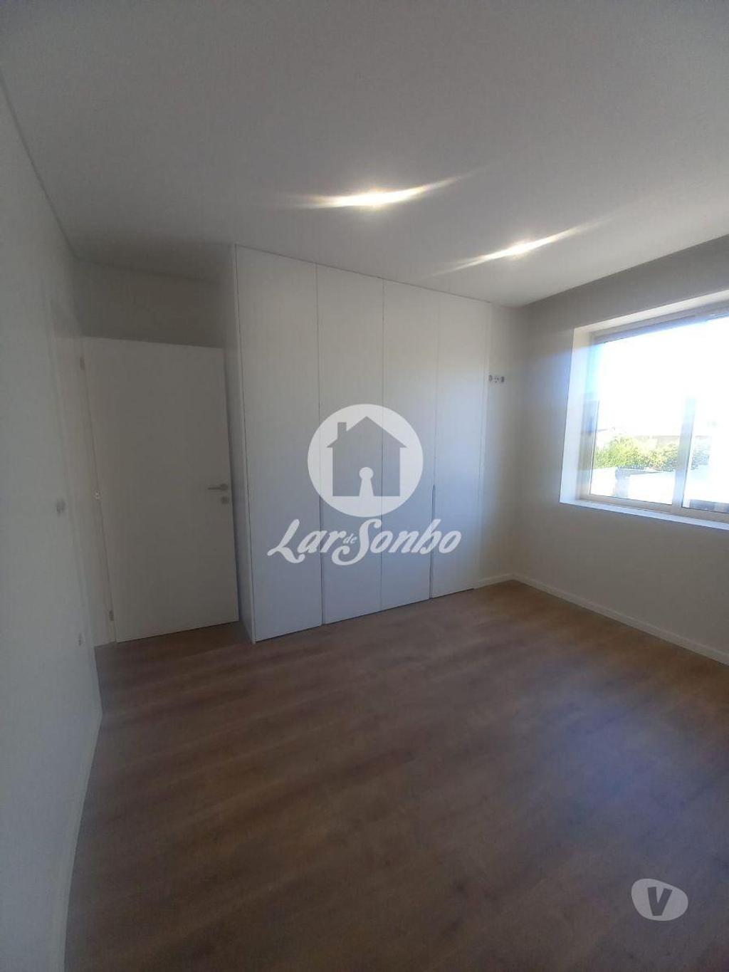 Apartamentos a venda Guimarães - Fotos para Guimaraes-Fantástico apartamento T3 novo (245-A-01656)
