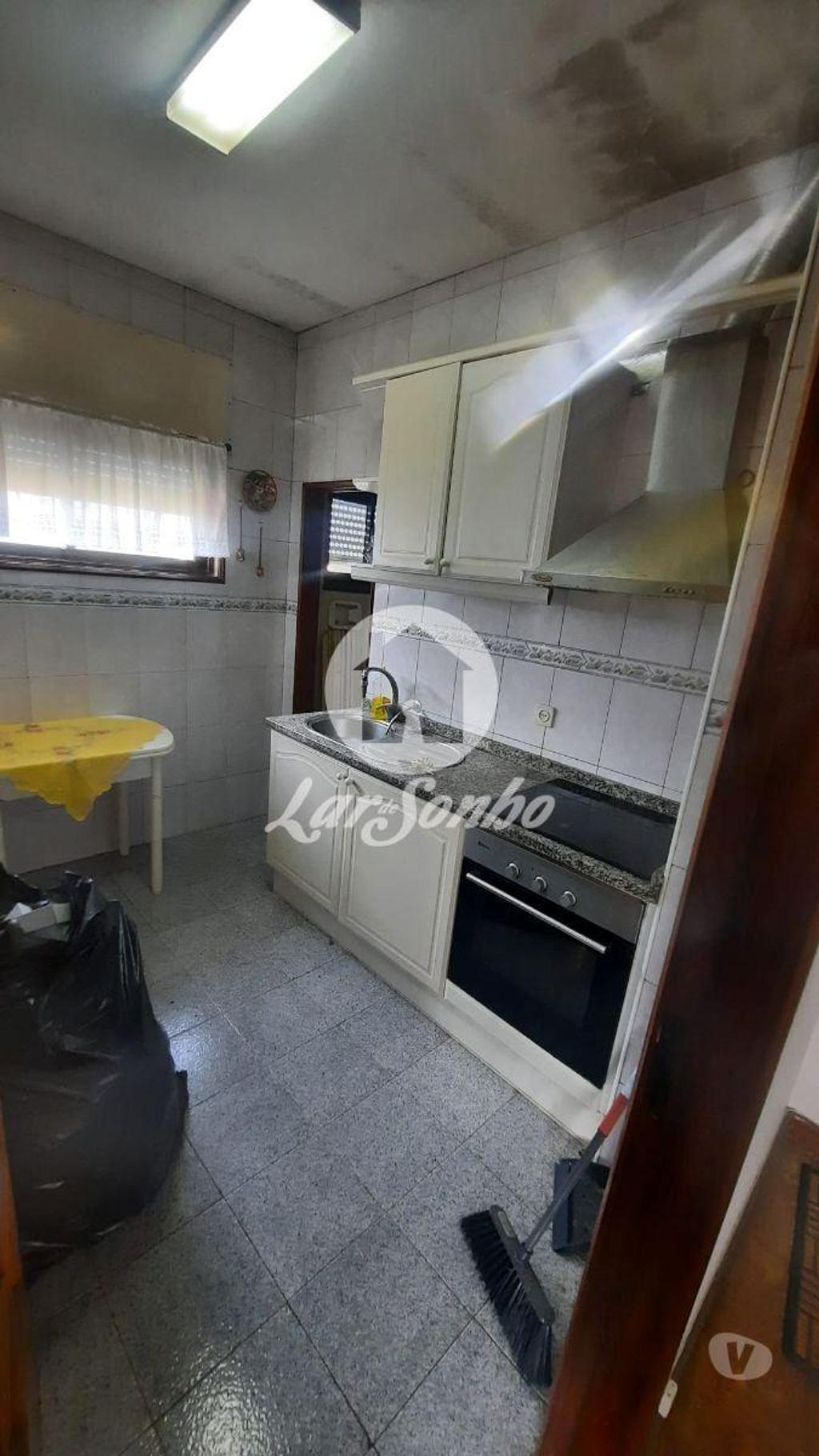 Apartamentos a venda Maia - Fotos para Apartamento T2 localizado em Pedrouços, a 1.9km do hospital de