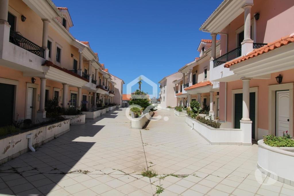 Apartamentos a venda Marinha Grande - Fotos para Moradia T3 Duplex em condomínio na Marinha Grande. (235 M 01362)