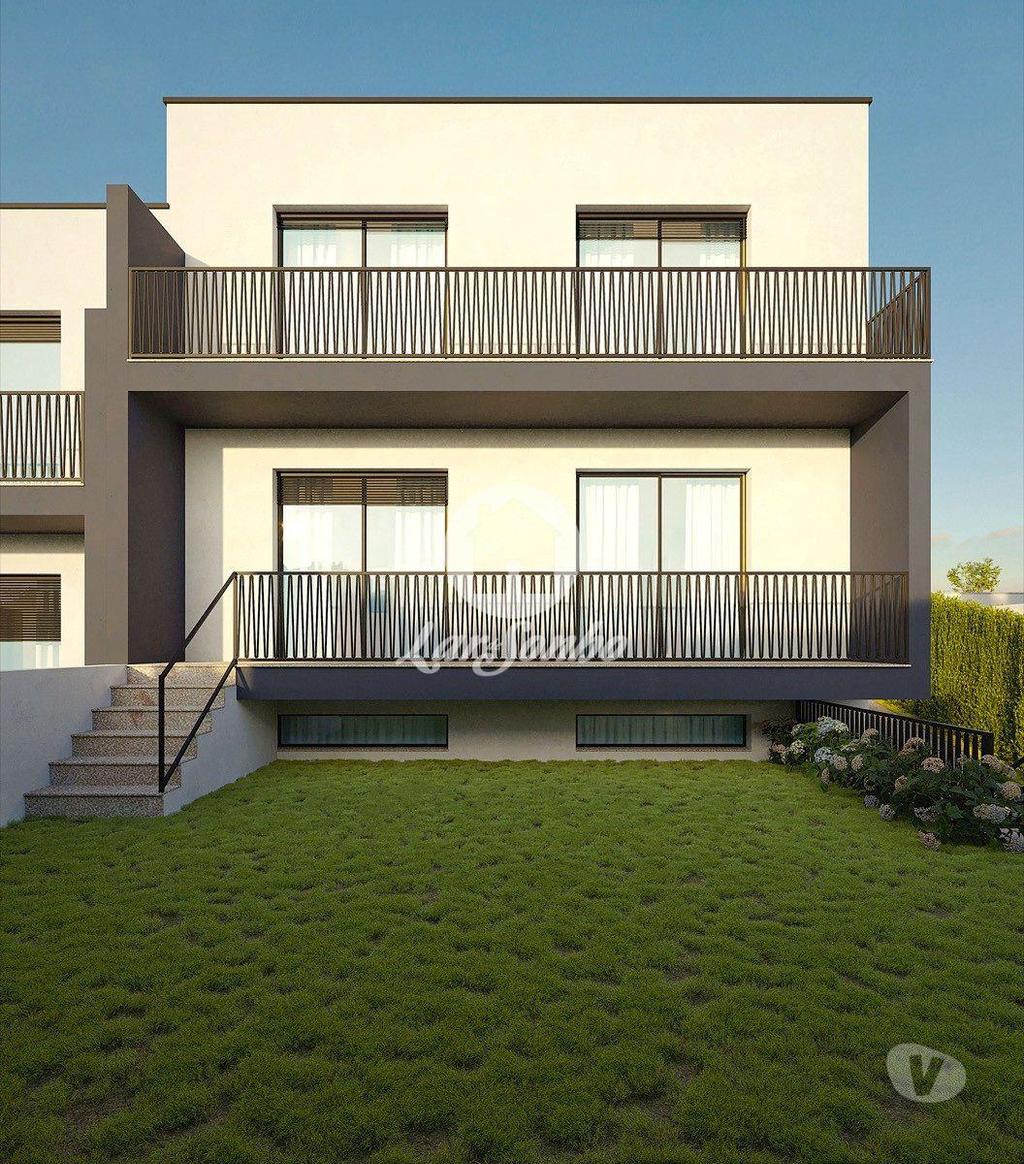 Apartamentos a venda Guimarães - Fotos para Guimaraes-Espetacular moradia geminada (245-M-01636)