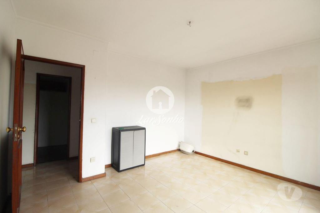 Apartamentos a venda Gondomar - Fotos para Apartamento T2+1 de 3 frentes, situado em Rio Tinto (Zona da