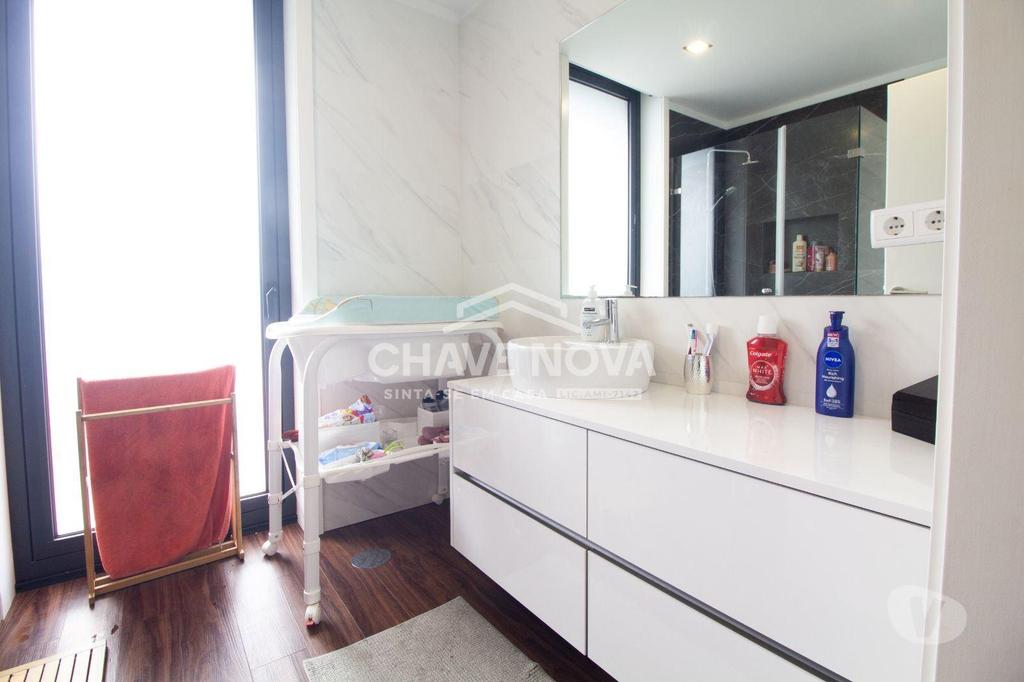 Apartamentos a venda Vila Nova de Gaia - Fotos para Moradia V3+1 com piscina e vista mar em Grijó - Vila Nova de